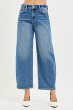 Load image into Gallery viewer, High Rise Crop Barrel Jeans

