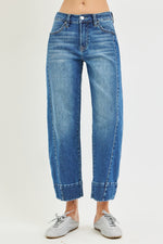 Load image into Gallery viewer, Slouchy Crop Barrel Jeans
