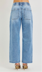 Load image into Gallery viewer, Slouchy Patch Pocket Jeans
