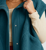 Load image into Gallery viewer, Sherpa Vest
