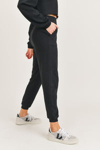 Essential Cuffed Joggers- Black