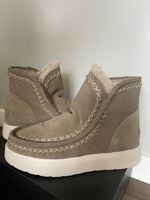 Load image into Gallery viewer, Bernie Mev. Maddyx-Suede Taupe
